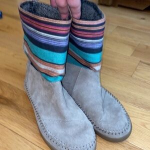 Toms grey suede boots with cloth upper, size 7.5